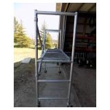 Scaffolding & Braces, Yellow, 60x76, w/ 4x 7’ brace pipes