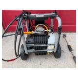 Husqvarna PW 2000 Pressure Washer with Wand