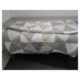 King- quilted coverlet & shams