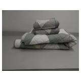 King- quilted coverlet & shams
