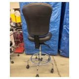 Office Master CLS61 Classic Multi Functional Ergonomic Lab Stool Chair - Armless with Back Support - In Great Condition - Seat Has Crack In It!