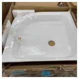 Swiss Madison Voltaire 32" x 32" Acrylic White Center Drain, Neo-angle Shower Base