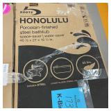 Bootz Honolulu 46 in. x 27 in. Right Drain Rectangular Alcove Soaking Bathtub in White Porcelain