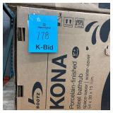 Kona 54 in. x 30 in. Soaking Bathtub with Right Drain in White Porcelain