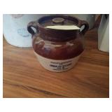 Argyle MN Adverting Bean Pot. (no chips)