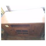 Oak TV Stand. 30.5" x 45.5" x 22"