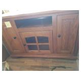 Oak TV Stand. 30.5" x 45.5" x 22"