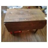 Drop Leaf Table 24" x 42". With the Sides up 84" x 42"