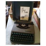 Smith Corona -Traveler- Typewriter