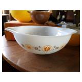 Pyrex Town and Country Bowl Set With Original Box