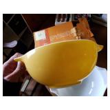 Pyrex Town and Country Bowl Set With Original Box