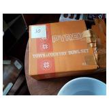 Pyrex Town and Country Bowl Set With Original Box
