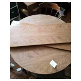 42" Round Table with 2-15" Leafs and 3- Chairs