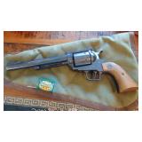 Ruger .44 Magnum Cal New Model Super BlackHawk Revolver with Zipper Case