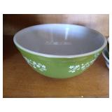 (2) Vintage Pyrex Bowls