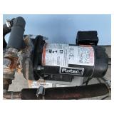 Flotec 15 Gallon Equivalent Pre-Charged Tank with a Flotec 1/2 hp Motor