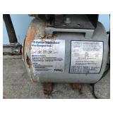 Flotec 15 Gallon Equivalent Pre-Charged Tank with a Flotec 1/2 hp Motor