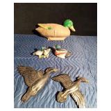 Duck decoy, 2 wall ducks in flight and 2 ceramic ducks