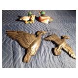 Duck decoy, 2 wall ducks in flight and 2 ceramic ducks