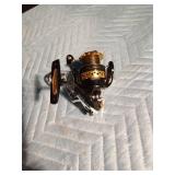 DU 3000 Fishing reel and a Pflueger fishing reel new spool