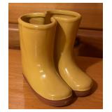 Darling Rain Boot Vases / Planters and Fun Frog