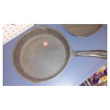 Wagner Cast Iron Fry Pans (2)