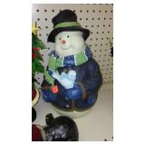 Winder Décor, Santas Letter box, sleds and more.