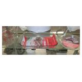 Pyrex 9 x 13, 9 in. Pie plate and 2 C Measuring Cup.