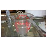 Pyrex 9 x 13, 9 in. Pie plate and 2 C Measuring Cup.