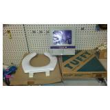 Hometek Sink faucet and Toilet Seats (2).