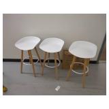 AHI Furniture 4-Piece Dearborn White Barstool Set
