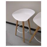 AHI Furniture 4-Piece Dearborn White Barstool Set