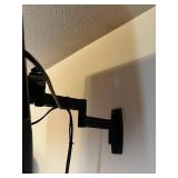 Samsung 32-inch TV with Wall Mount in Working Condition - No Remote