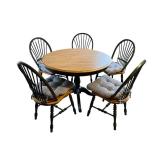 40-inch Round Breakfast Nook Table & Chairs w/ Additional 10-inch Leaf in Nice Condition
