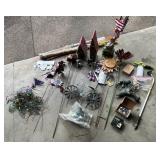 Yard & Garden Ornaments Lot