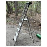Leifheit 69-inch Aluminum Step Ladder