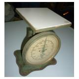 Vintage/Antique Pelouse 30 lb weigh scale with ceramic top - works