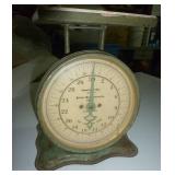Vintage/Antique Pelouse 30 lb weigh scale with ceramic top - works