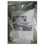 King size flowered print comforter