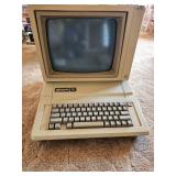 Apple IIe Computer