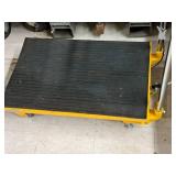 Central Hydraulics 500-lbs Hydraulic Lift Table