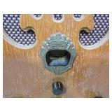 OLD RADIOS/HOME DECOR