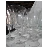 VINTAGE GLASSWARE LOT