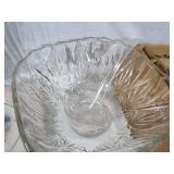 VINTAGE GLASSWARE LOT