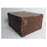 Vintage Portable Gramophone Turntable in Wooden Case