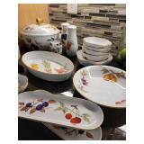 Royal Worcester Evesham Chinaware Service ~ 20 pieces