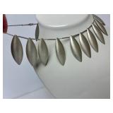 Elegant Sterling Silver Necklace w/Leaf Design