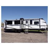 Heartland Recreation Sundance Ultra Lite 34' Model 293RL Camper