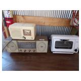 Vintage Radios and Vintage Oven