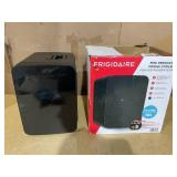 Frigidaire, Retro 10L, 15-Can Mini Personal Fridge Cooler